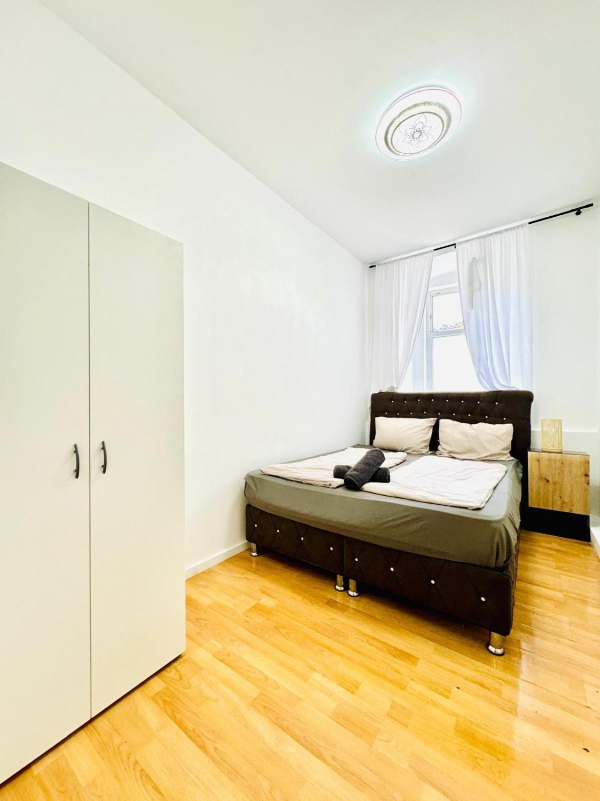 Comfy Rooms In A Shared Apt, 8Min To Rathausplatz Wien Eksteriør billede
